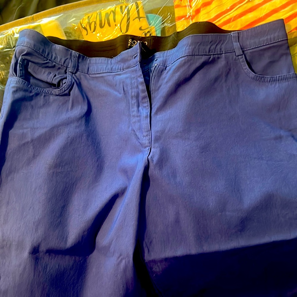 SOHO size 16 capri short pants cute for that summer outing size 25.5 length